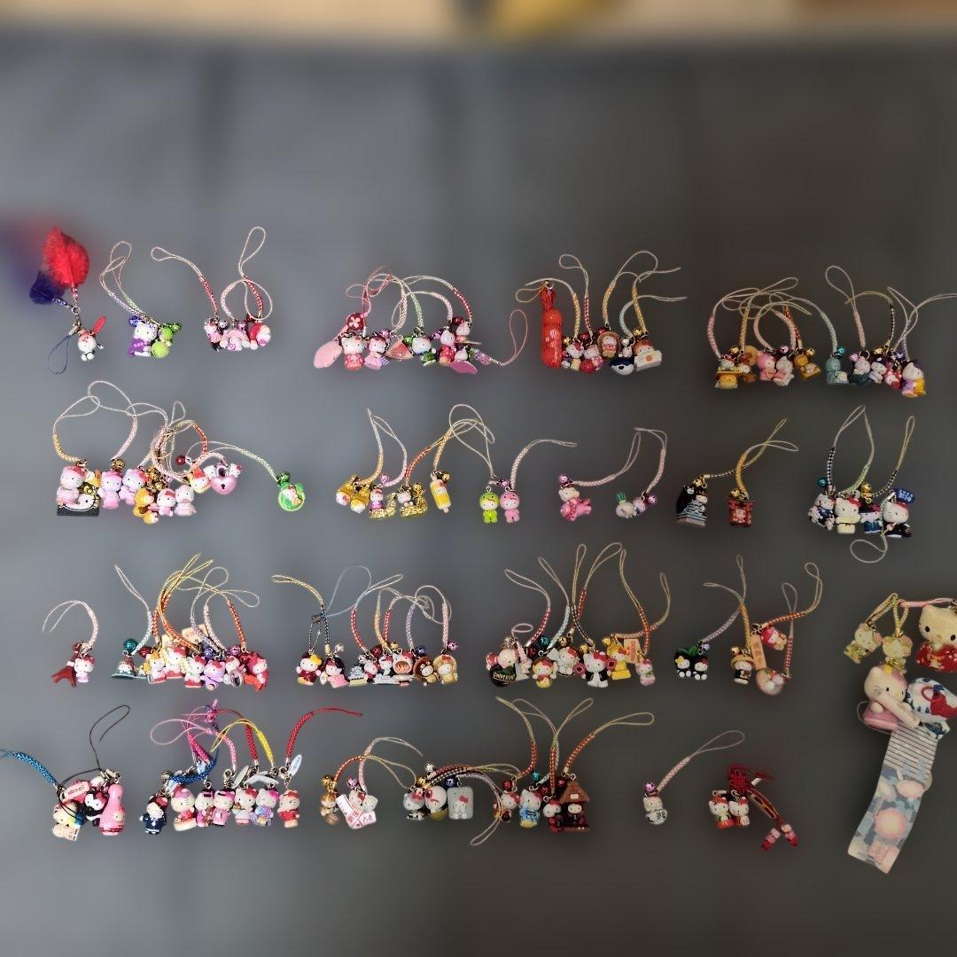 ハローキティ ご当地根付け100個まとめ売り　おまけ付き