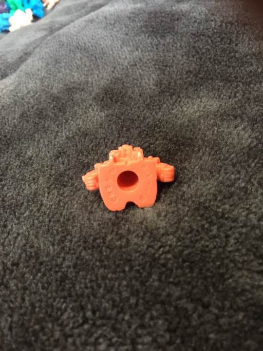 ガン消し ガンダム4号機 オレンジ色