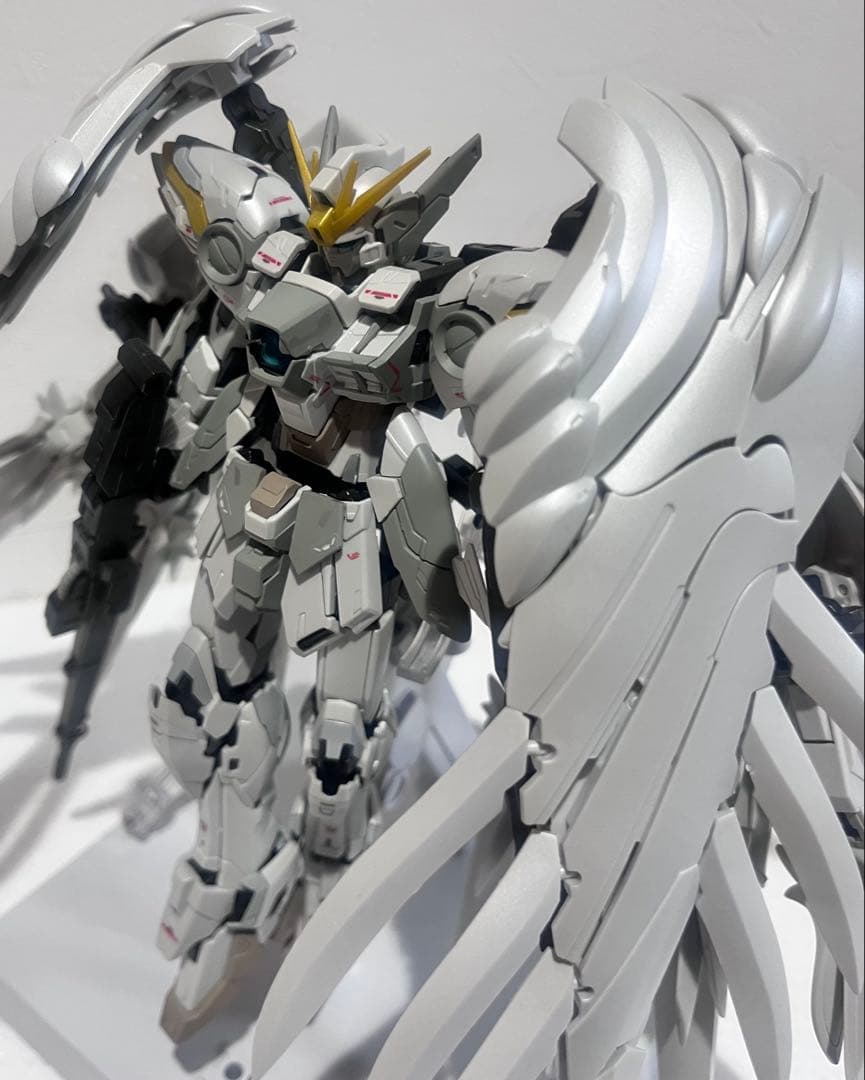 1/100 ウィングガンダムゼロ スノーホワイトプレリュード 組立済 完成品