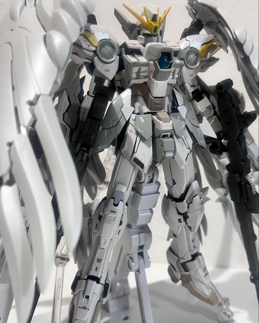 1/100 ウィングガンダムゼロ スノーホワイトプレリュード 組立済 完成品