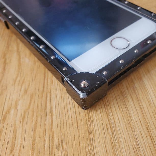 iPhoneSE1.2.3に使えるヴィトンのアイトランク