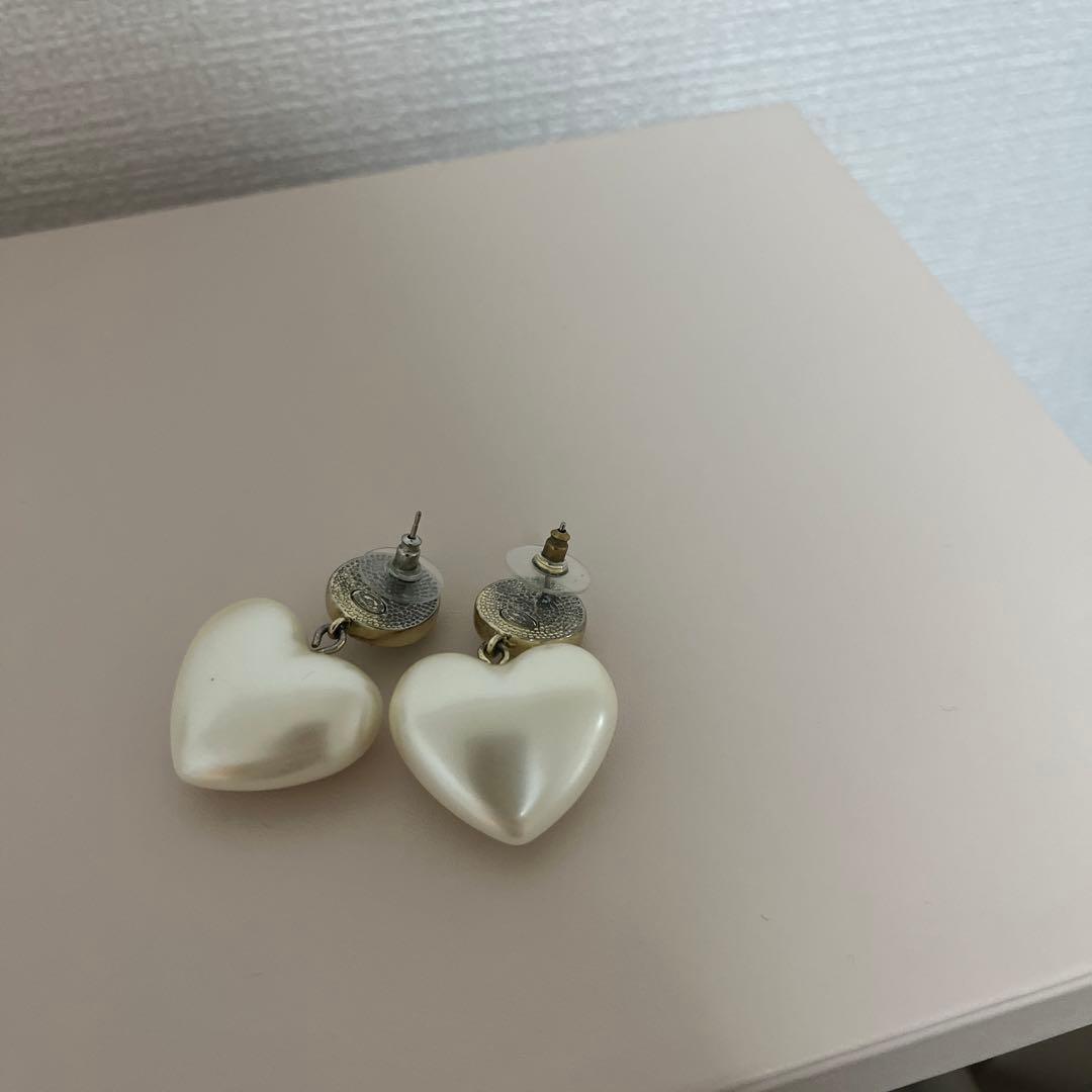 CHANEL ハートスイングピアス