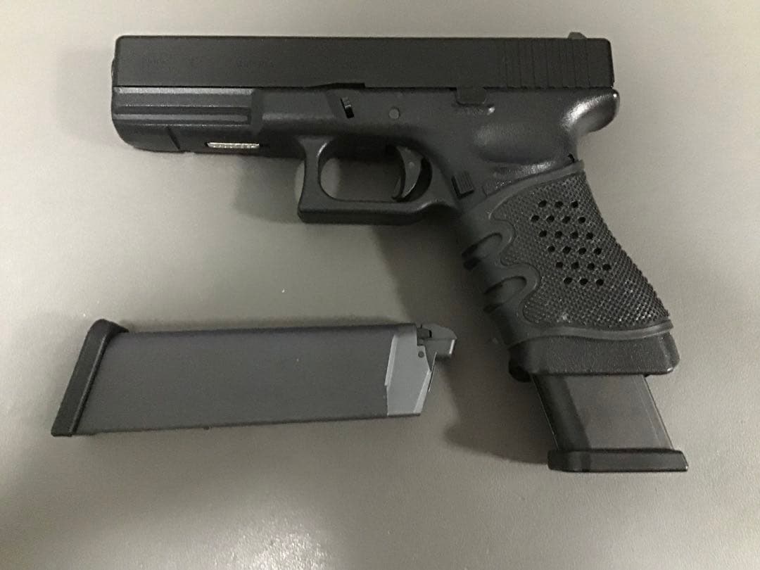 東京マルイ GLOCK 17 gen3 マガジン2本＋ラバーグリップ付