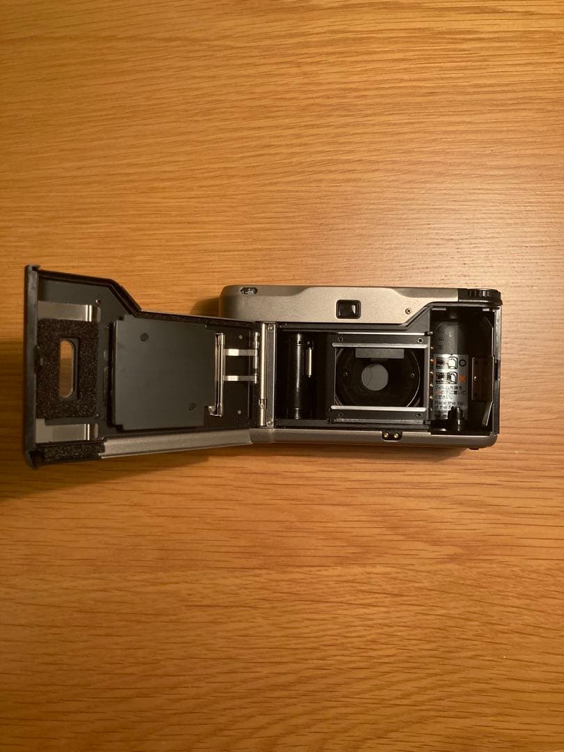 CONTAX T2 35mm コンパクトカメラ (Carl Zeiss)