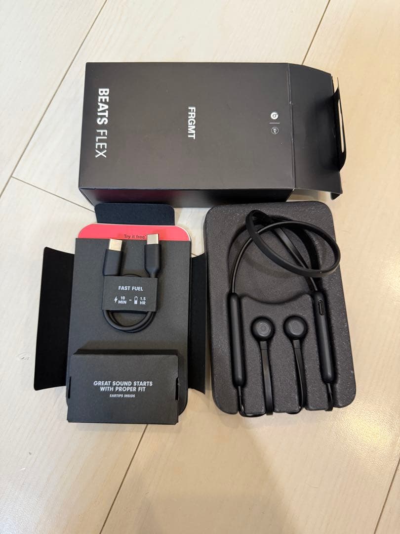 Beats Flex Fragment ワイヤレスイヤホン ブラック