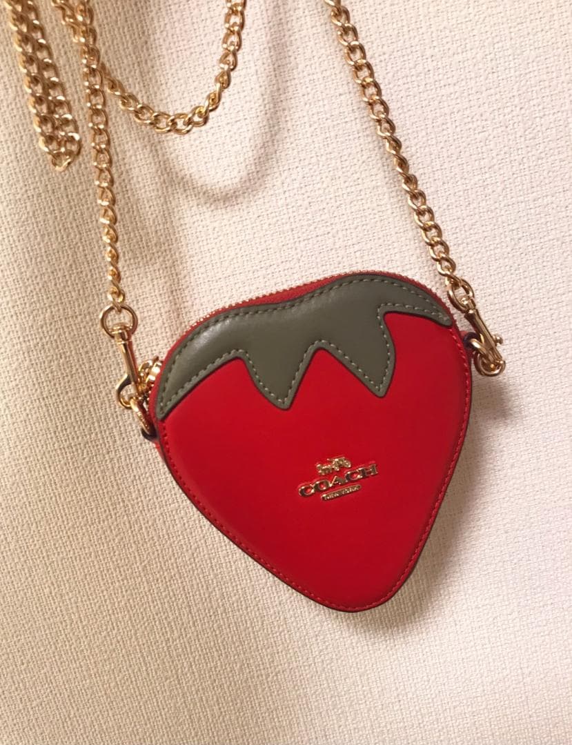 umin☆ 新品coach ストロベリー  ケース