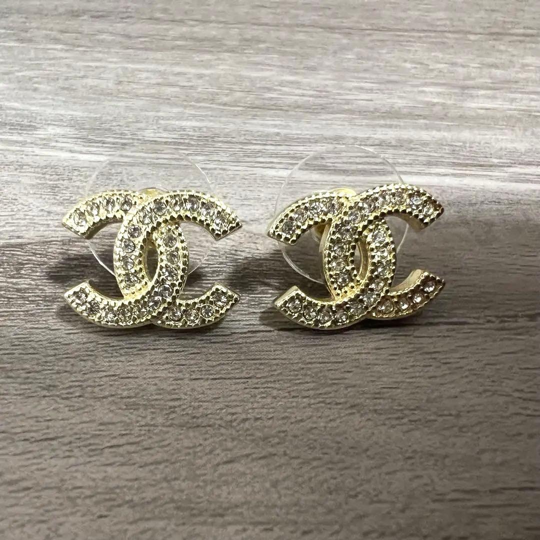 【aiさん】CHANEL ゴールド CCロゴ ピアス レディース