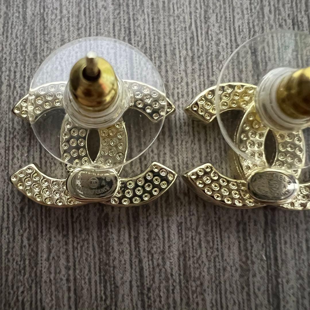 【aiさん】CHANEL ゴールド CCロゴ ピアス レディース