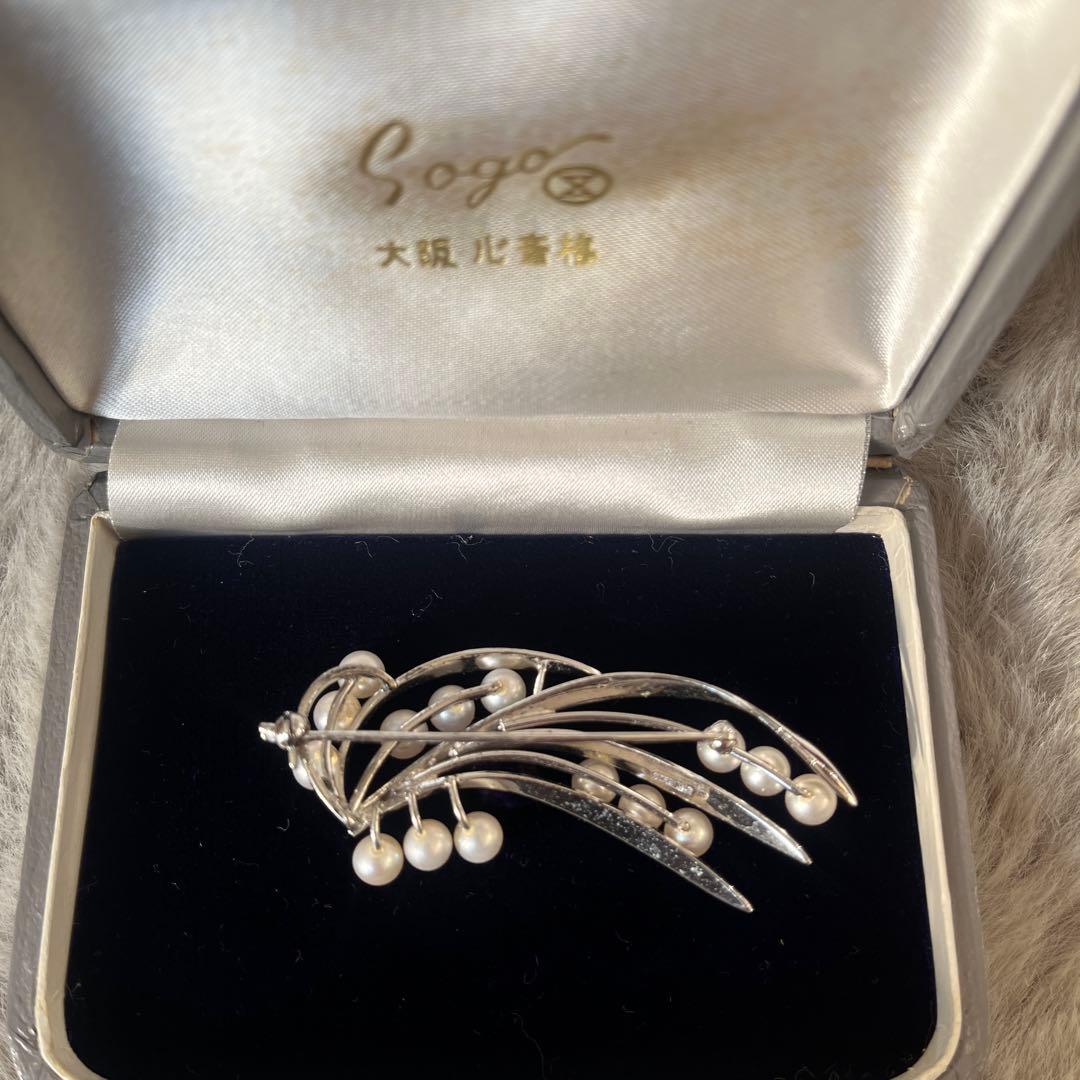 【新品未使用】大阪心斎橋そごう百貨店　 シルバー あこや真珠ブローチ　真珠15個