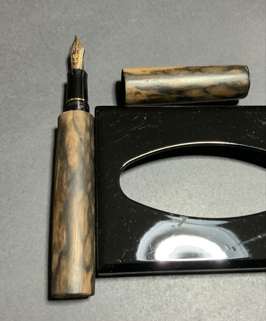 PILOT 万年筆 743 Bニブ　孔雀杢黒柿軸と合わせて