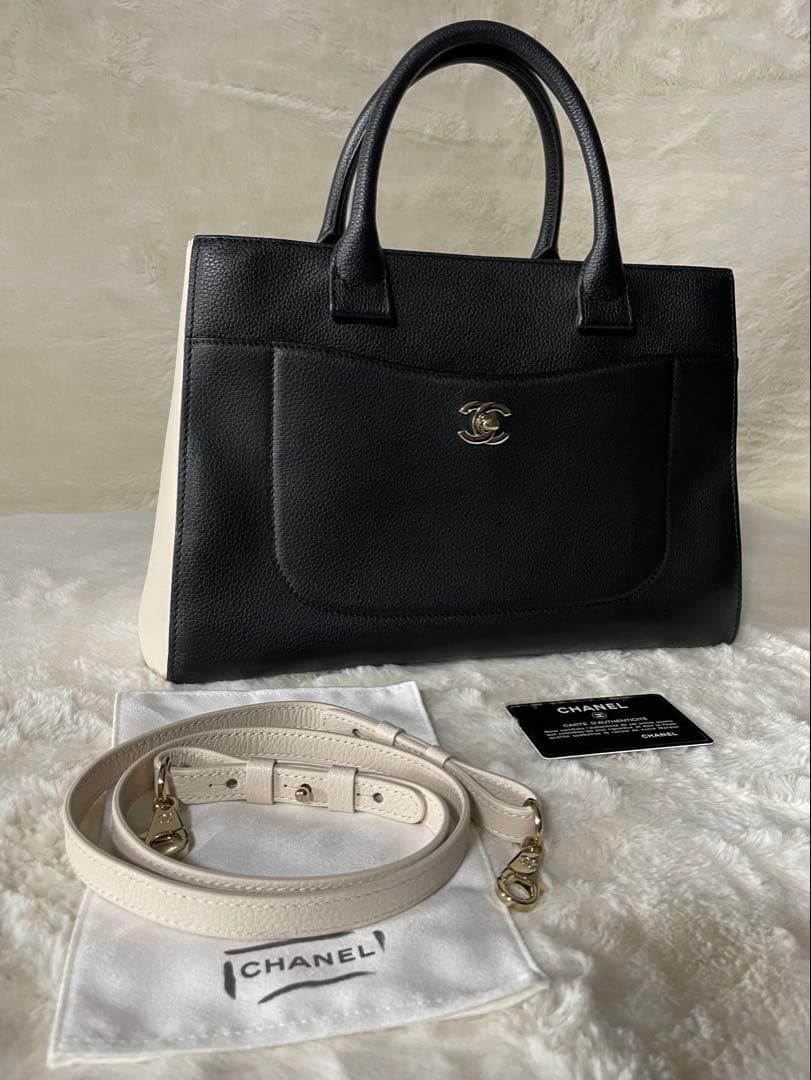 シャネル CHANEL ネオエグゼクティブトートバッグ　バイカラー