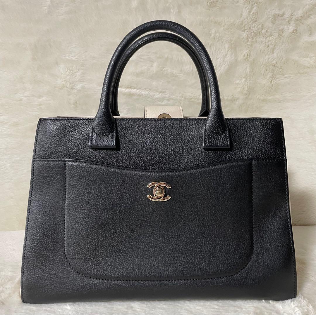 シャネル CHANEL ネオエグゼクティブトートバッグ　バイカラー