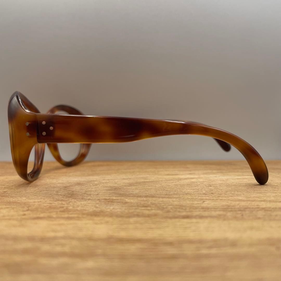 50年台フランス製⭐️イヴサンローラン曲智ハニーアンバーフレーム