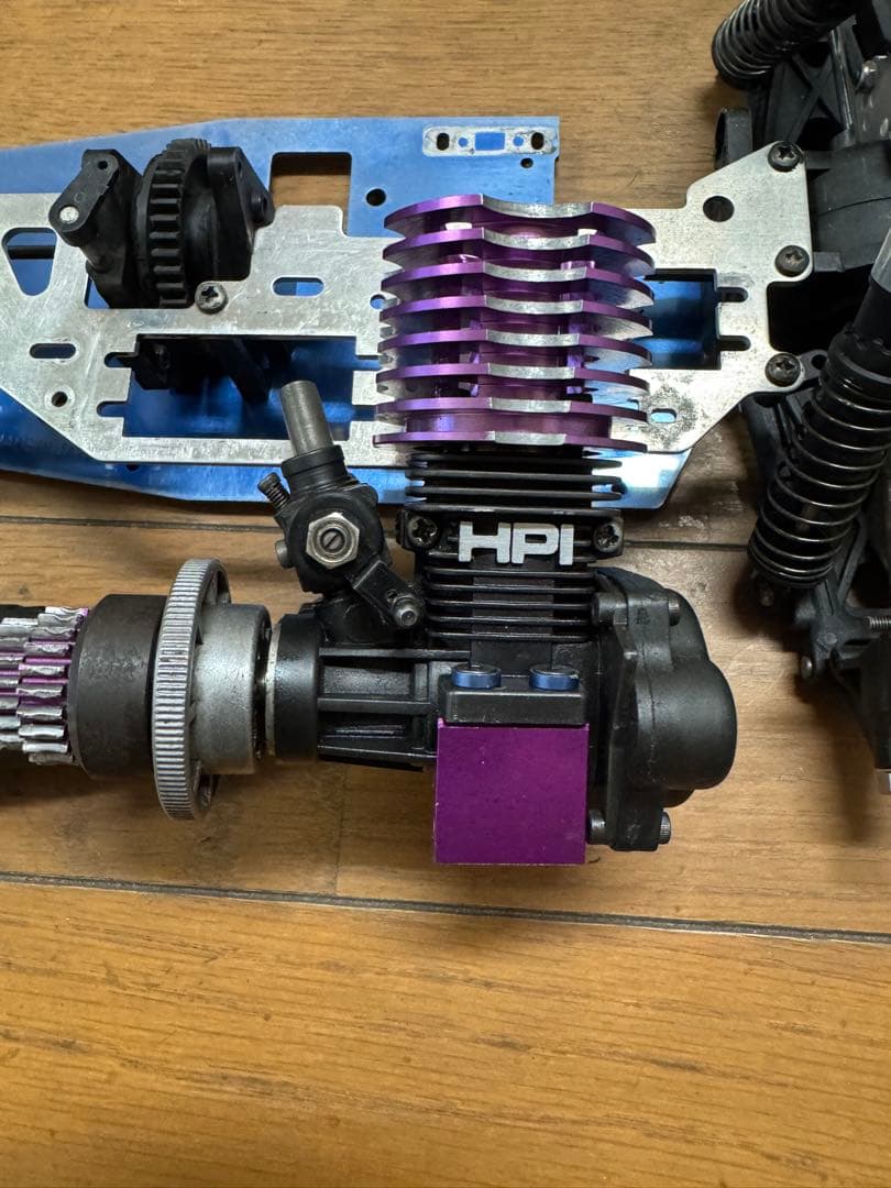 京商シャシ、HPIエンジン、ボディ