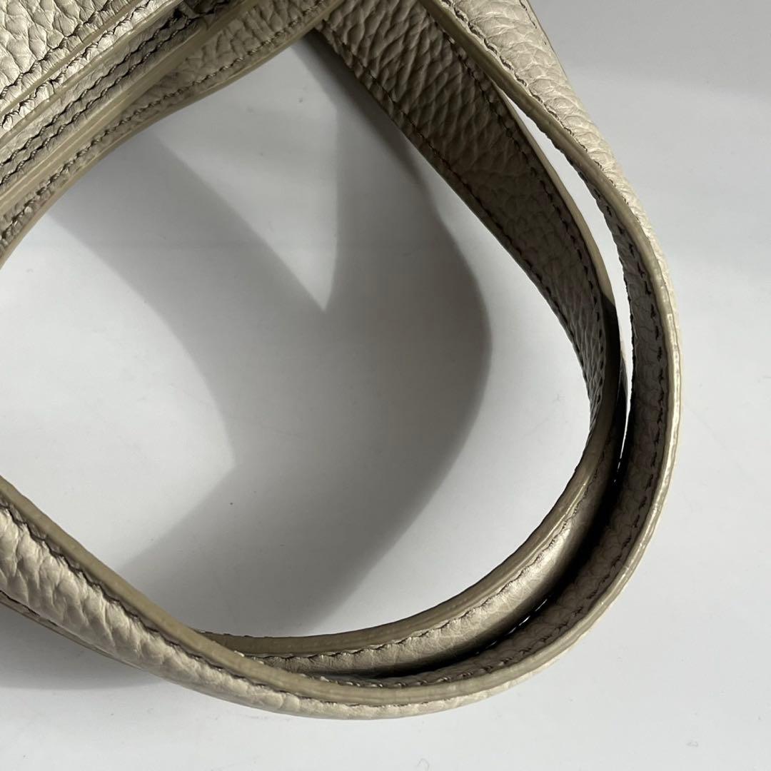 ✨未使用　現行モデル✨　HIROFU カーラ　ハンドバッグ　　H ベージュ