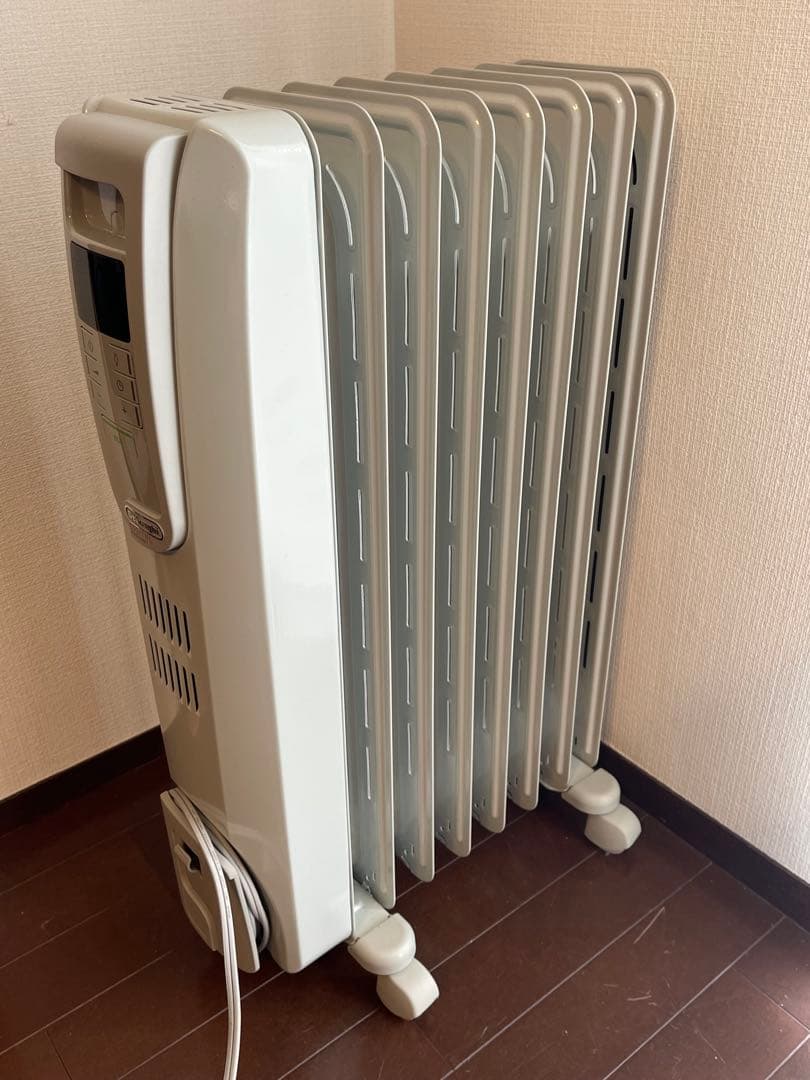 デロンギDelonghi 8-10畳23年式　美品