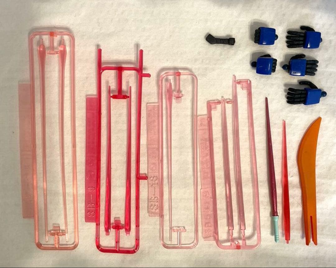 【ジャンク品】ガンプラ本体、ガンプラ不明部品、取扱説明書