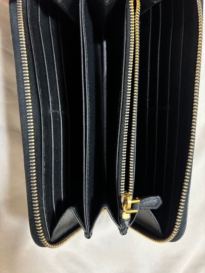 PRADA プラダ　長財布