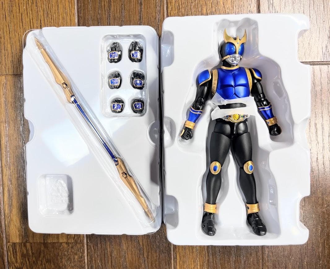 【美品】　真骨彫製法　仮面ライダークウガ　ライジングドラゴン