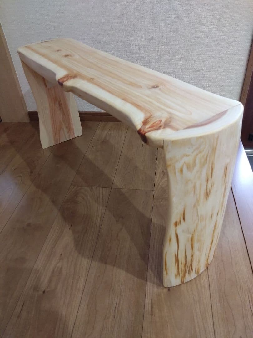 檜のベンチ52　丸太風で座りやすく、総檜造り、リビングや食卓にいかがでしょうか❕