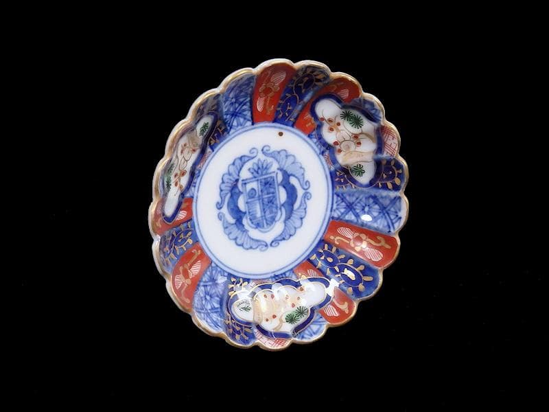 大聖寺伊万里　金襴手　輪花　窓絵　松竹梅の図　豆皿　197AS-BNo