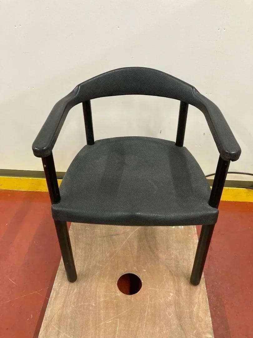 カッシーナ　レオナルドアームチェア