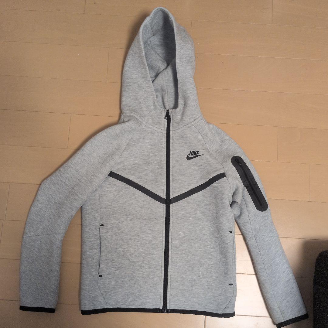 Nike テックフリース150