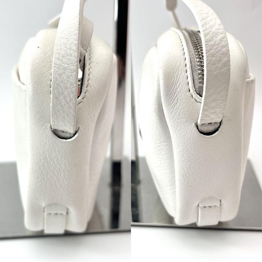 美品✨　バレンシアガ　カメラバッグ　レザー ホワイト　エブリデイ　ショルダー