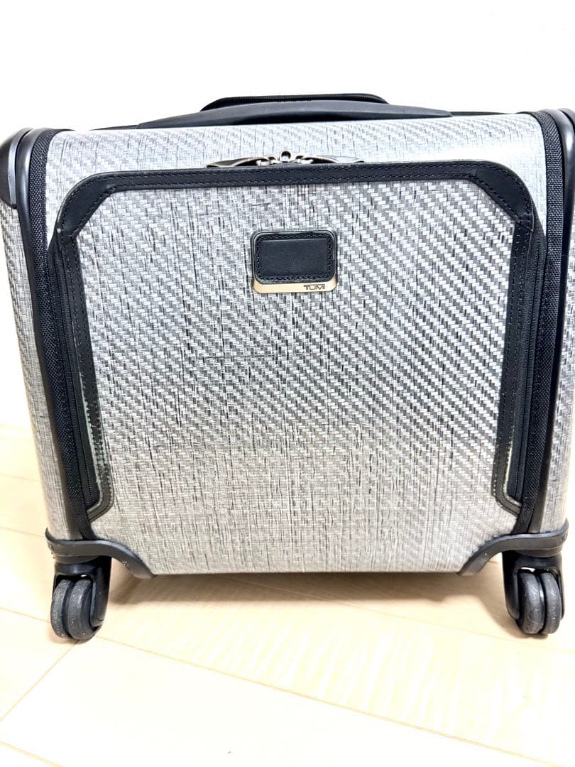 TUMI トゥミ　テグラライト　小型キャリーケース 4輪