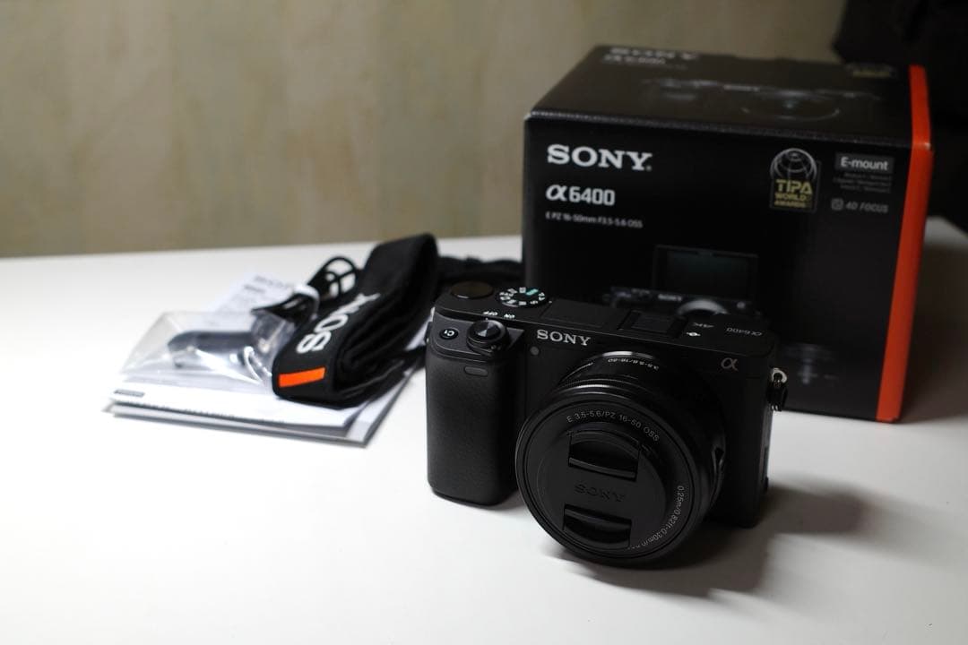SONY α6400 ILCE-6400 パワーズームレンズキット　おまけ付き