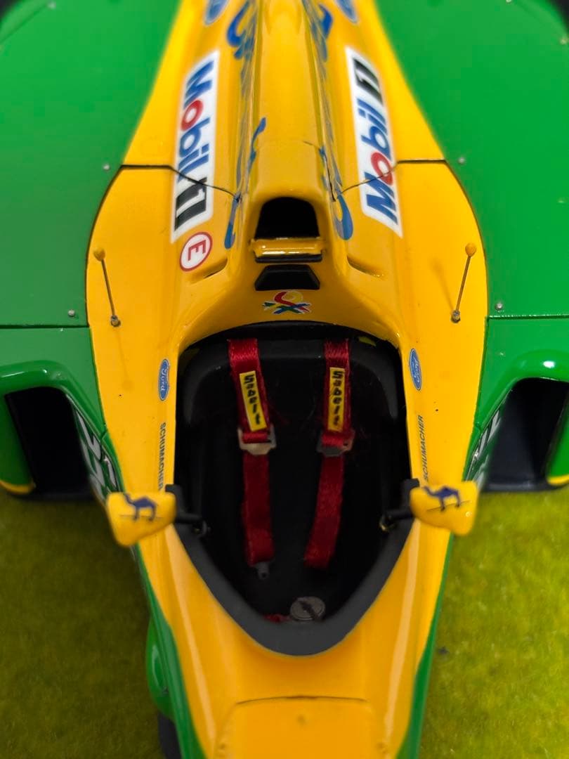 タミヤ 1/20ベネトンB192 Mシューマッハ完成品