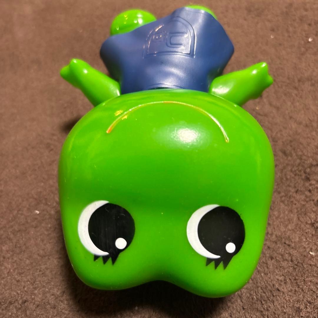 コロチャン　ヴィンテージ　カエル型フィギュア 緑色 青い服