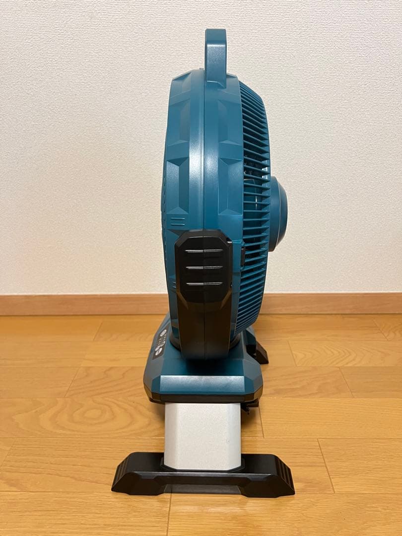 Makita マキタ 充電式産業扇 cf301d サーキュレータ 扇風機 18V