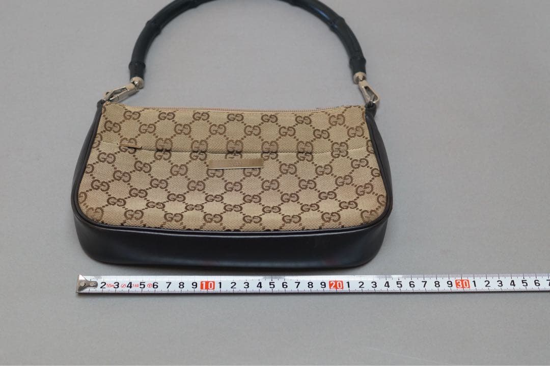 ぴ*き様 グッチ バンブーハンドル GGキャンバス バッグ