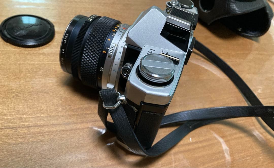 一眼レフフィルムカメラオリンパスOM-1&フラッシュ& 脚立