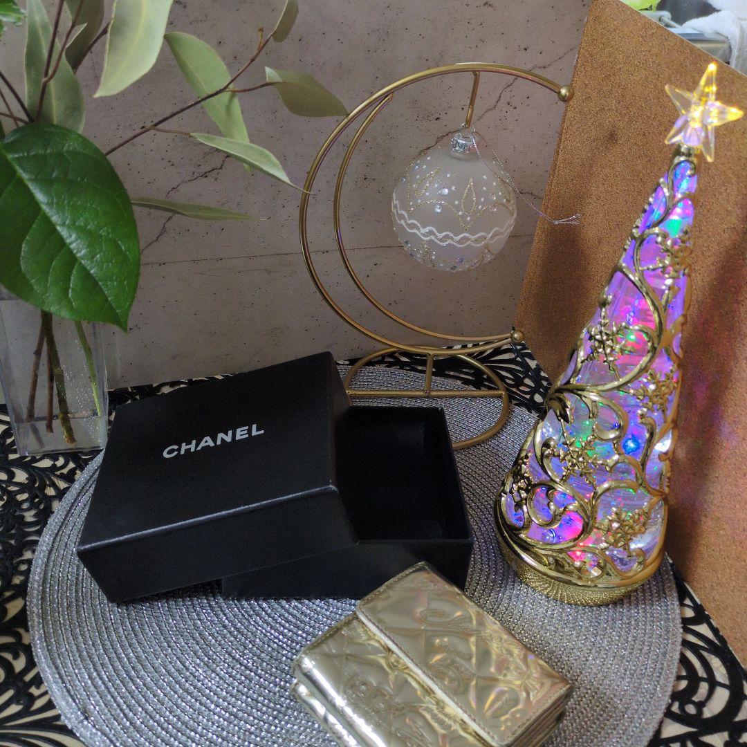 CHANEL ゴールド三つ折り財布 箱付き