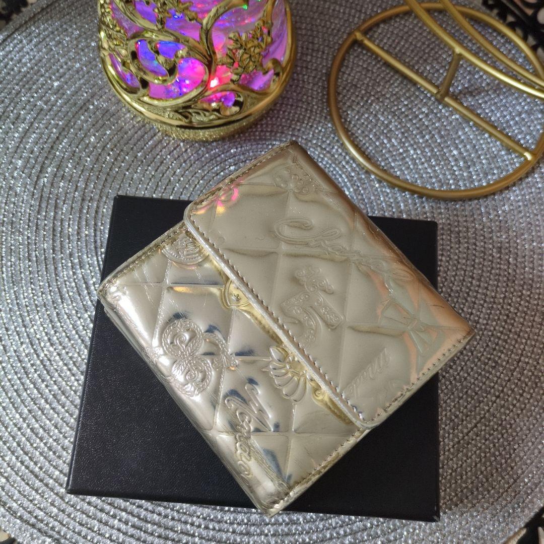 CHANEL ゴールド三つ折り財布 箱付き