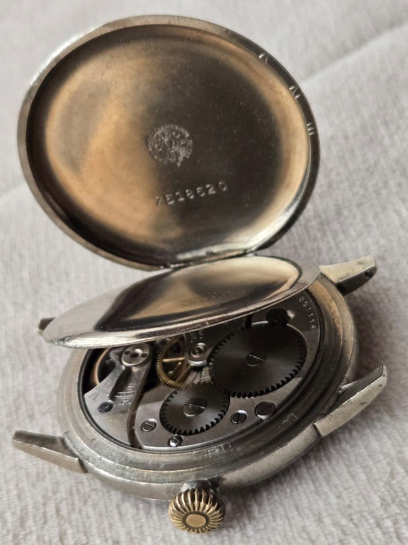 100年前の OMEGA　シルバーハンターケース スモセコ　メガヴィンテージ