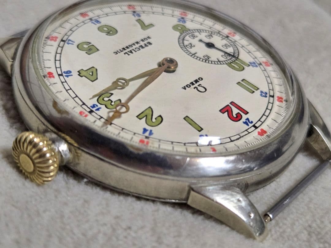 100年前の OMEGA　シルバーハンターケース スモセコ　メガヴィンテージ