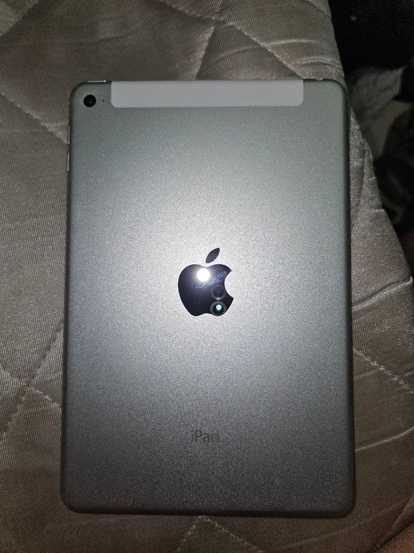 iPad mini4シルバー128GB