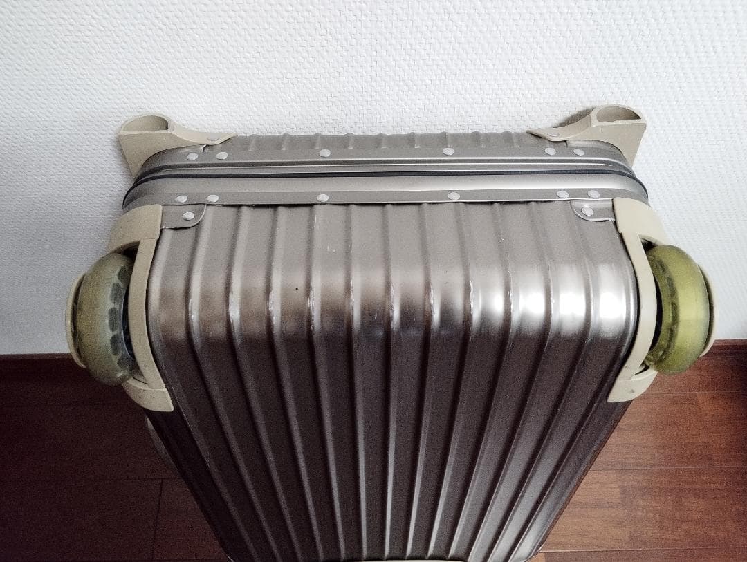 RIMOWA　トパーズ・チタニウム　キャビントロリー　32L　2輪