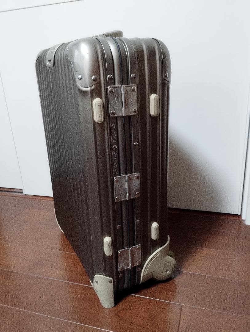 RIMOWA　トパーズ・チタニウム　キャビントロリー　32L　2輪