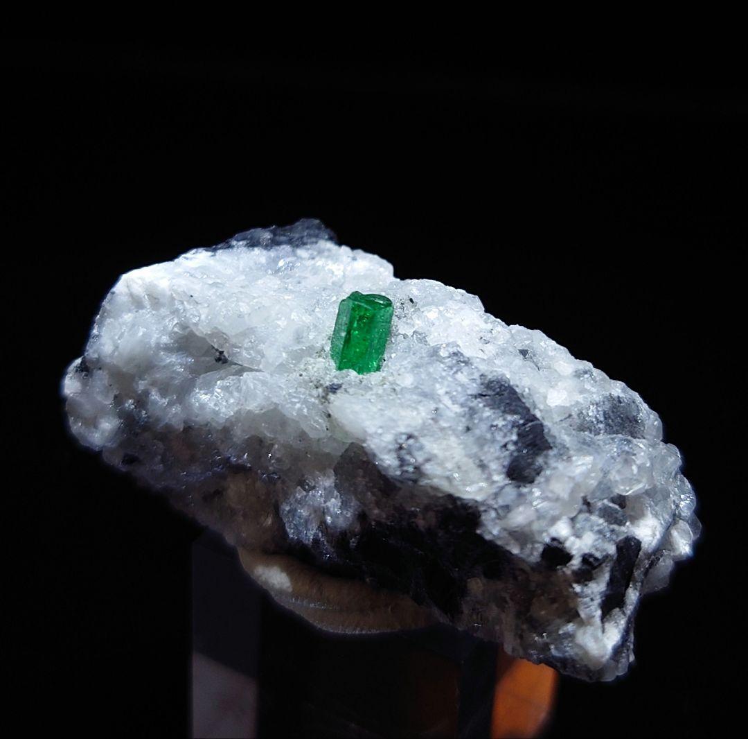 エメラルド コロンビア産 鉱石 鉱物 ミネラル 標本 原石 母岩付き