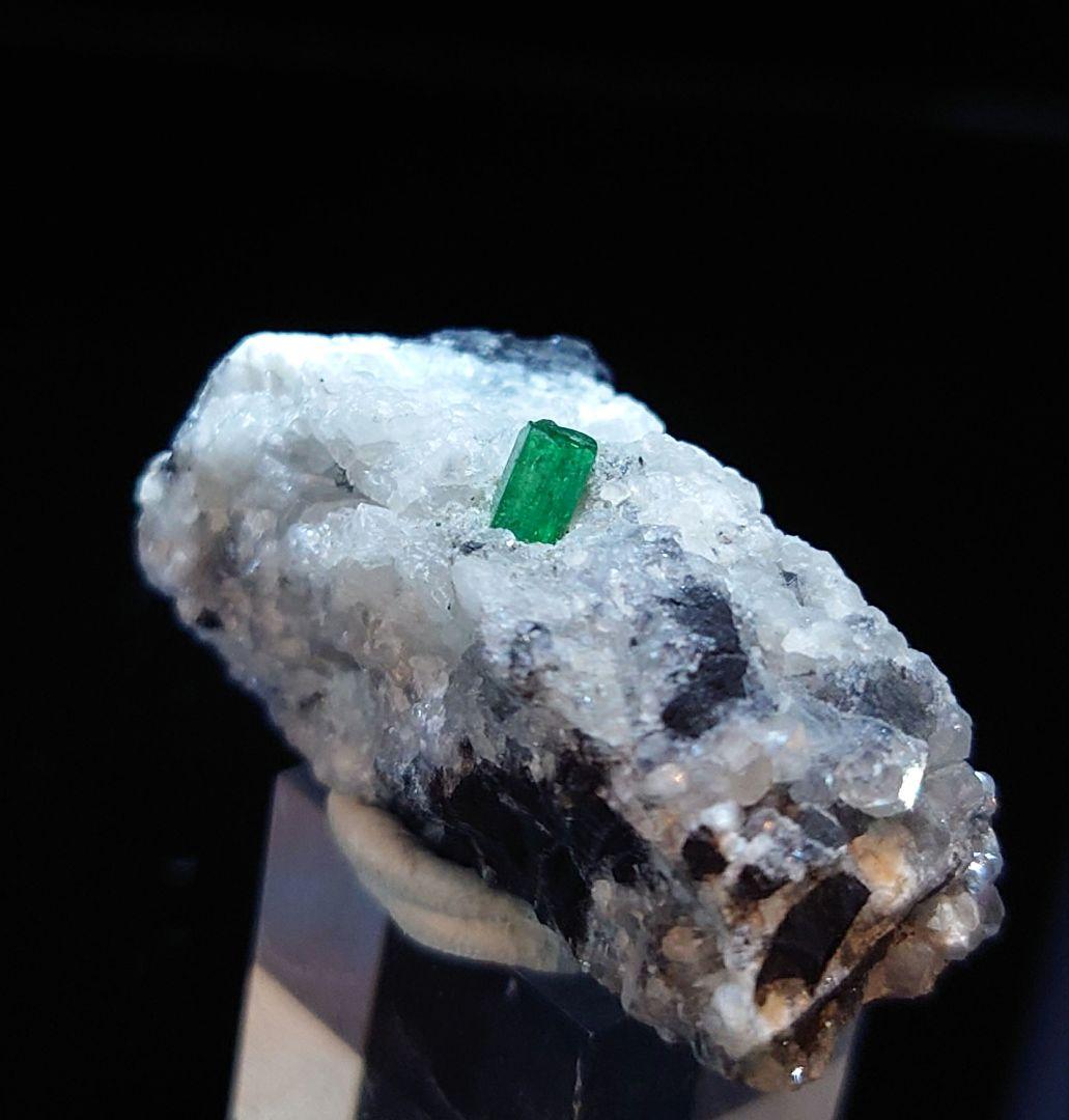 エメラルド コロンビア産 鉱石 鉱物 ミネラル 標本 原石 母岩付き