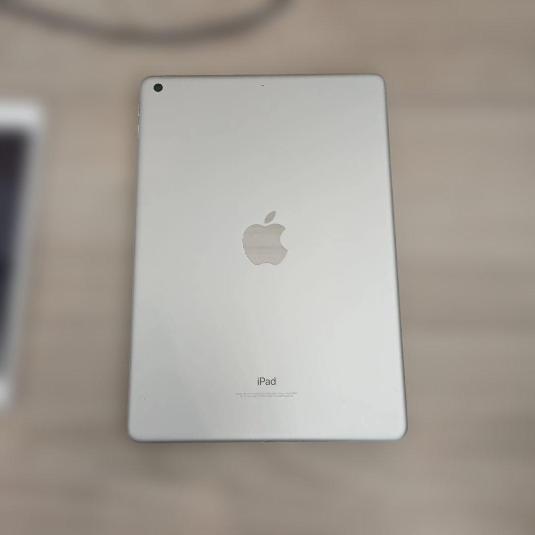 本体ipad第6世代＋ipadmini2＋USBケーブル＋ipad第6世代カバー