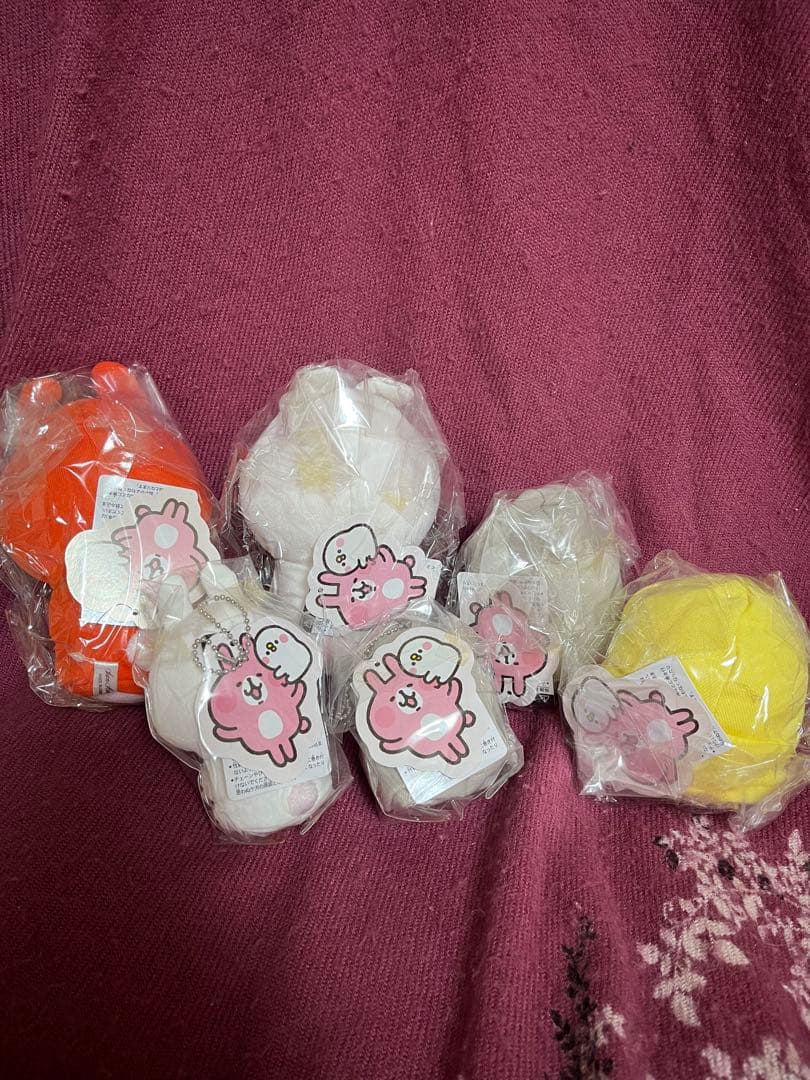 カナヘイ　かなへい パーカー ぬいぐるみ マスコットキーホルダー 黄 赤 白 灰