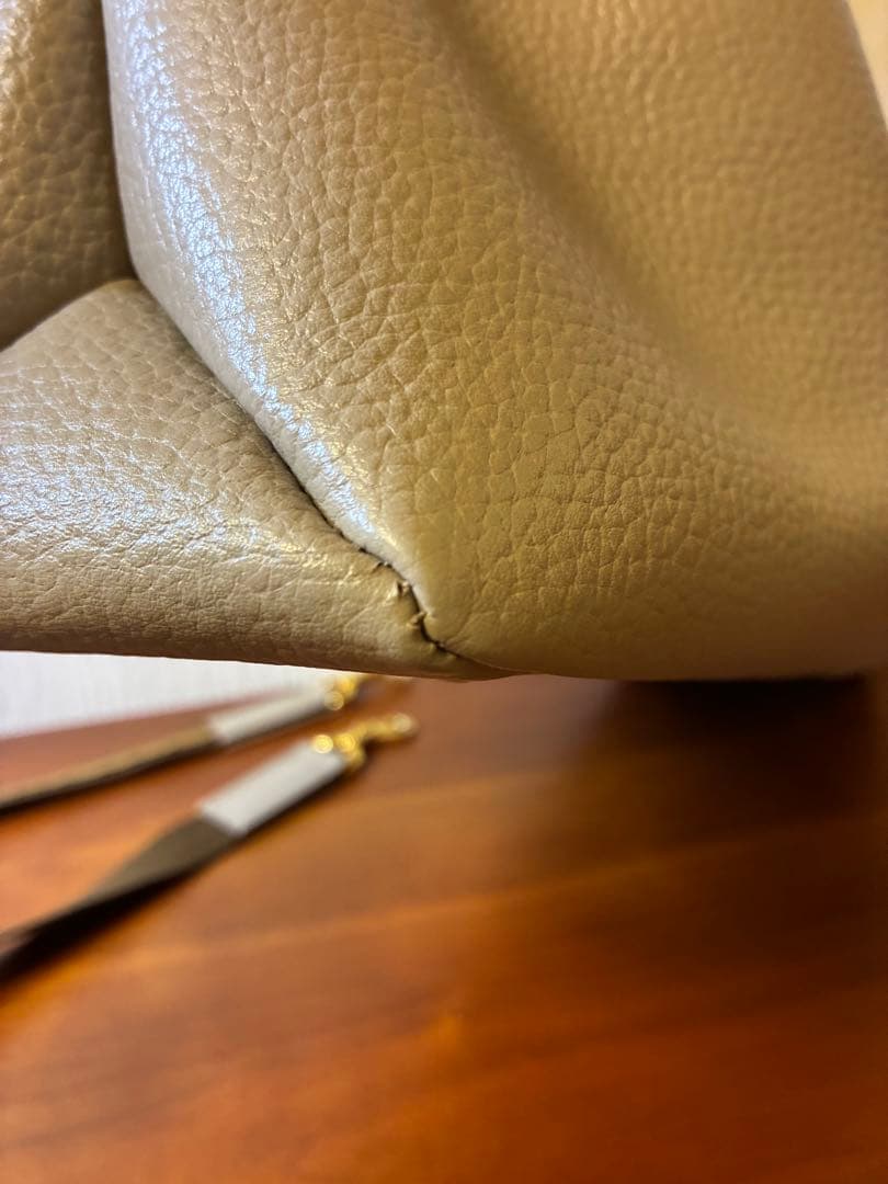 アタオ　エルヴィ　グレージュ