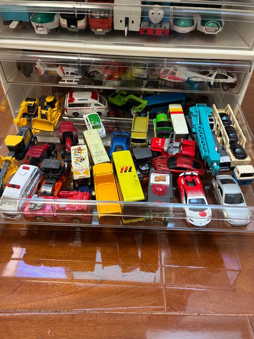 トミカとプラレールのコレクション