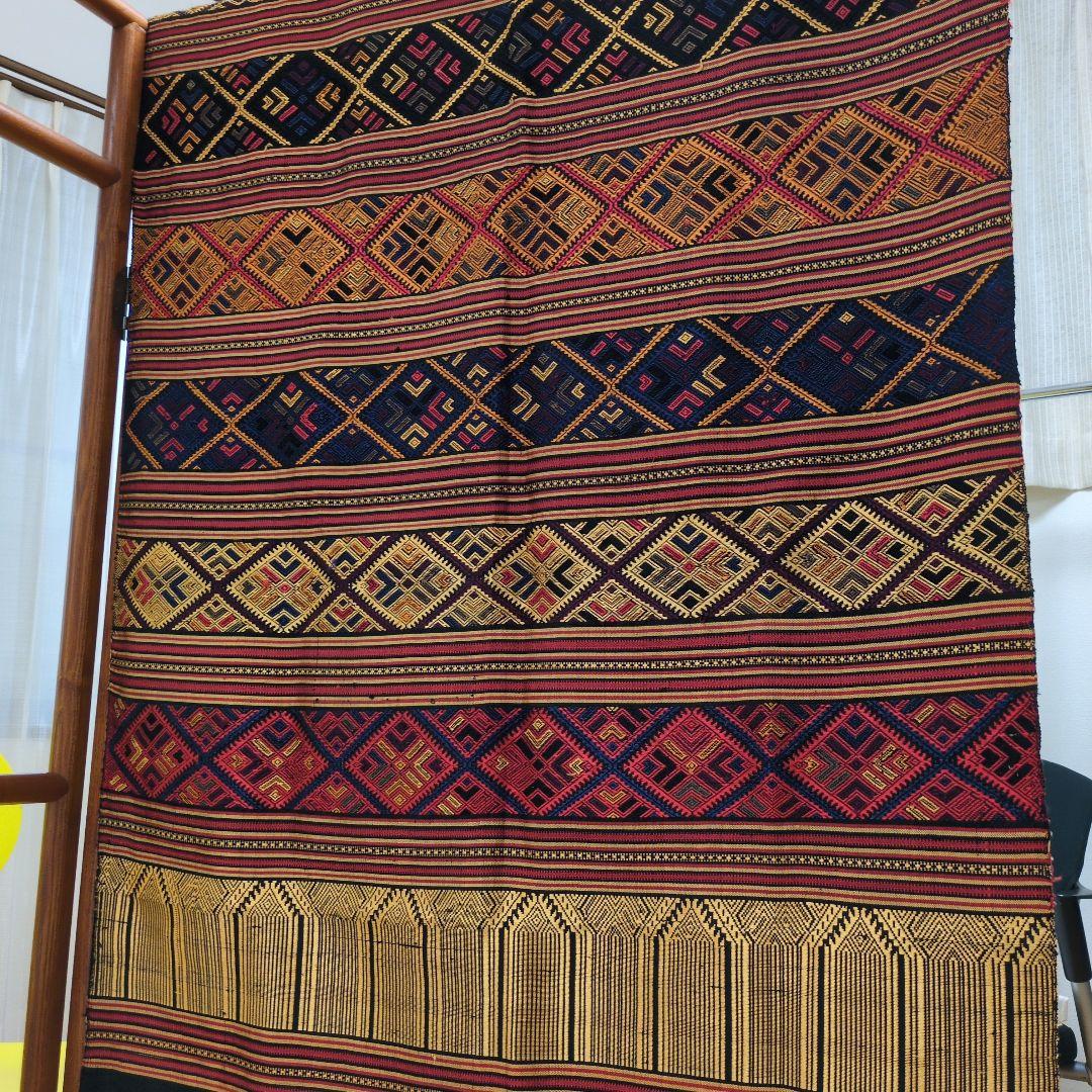 レア希少品「ラオス　浮き織り」特大「壁掛け布」「飾り布」「タペストリー」「浮織」