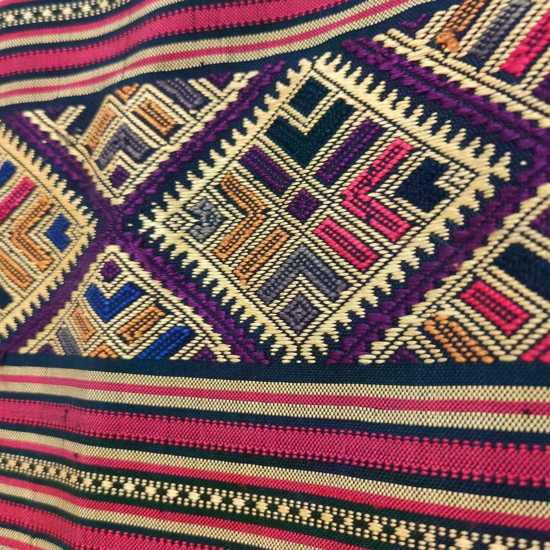 レア希少品「ラオス　浮き織り」特大「壁掛け布」「飾り布」「タペストリー」「浮織」